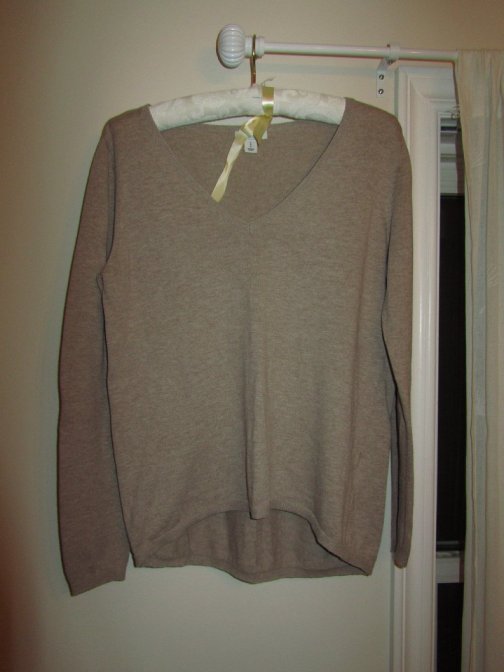 Old Navy Taupe V-Neck Women's Sweater